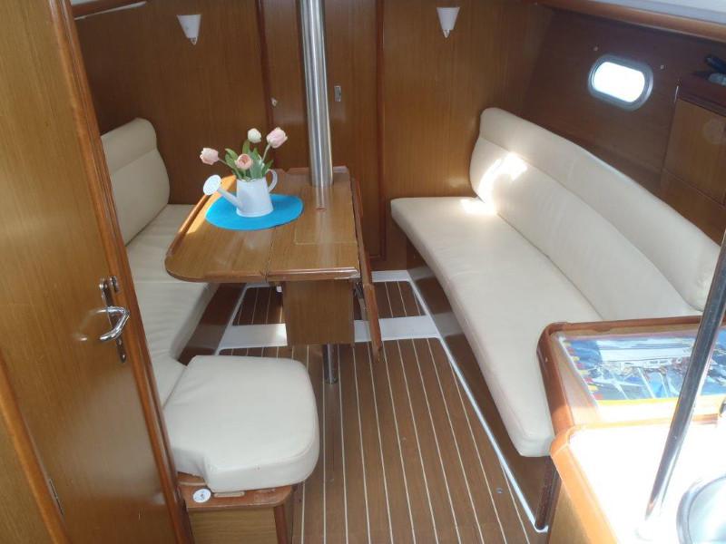 Book yachts online - sailboat - Sun Odyssey 32 i - Čikat - rent