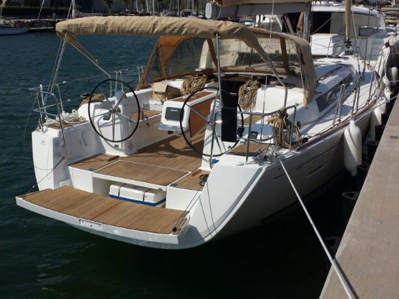 Book yachts online - sailboat - Dufour 450 GL - Eagle - rent