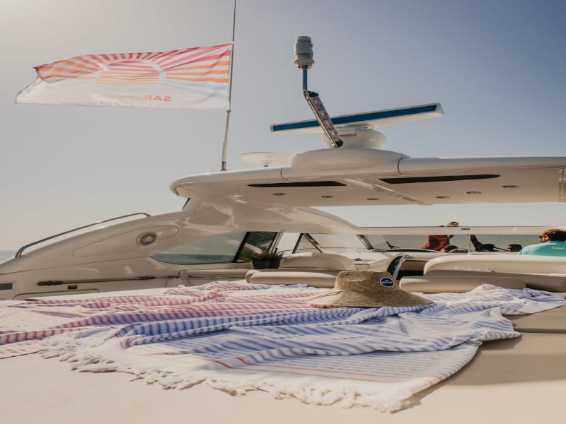 Book yachts online - motorboat - Sunseeker Predator 58 - Ocean Barcelona - rent