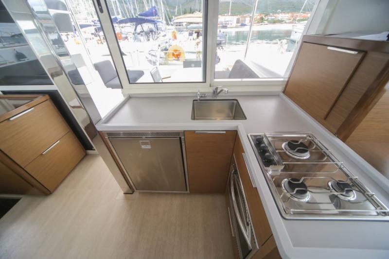 Book yachts online - catamaran - Lagoon 40 - Ocean King III - rent