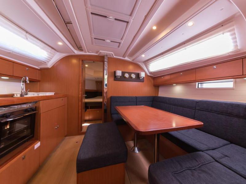 Book yachts online - sailboat - Bavaria Cruiser 41 - Ekavi - rent