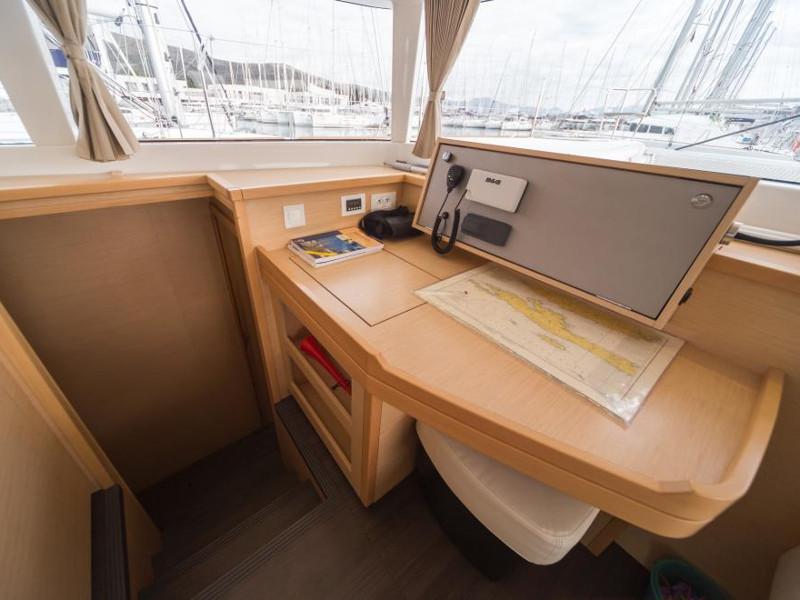 Book yachts online - catamaran - Lagoon 450 Sport - Nathalie - rent