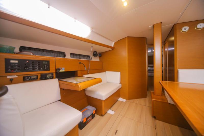 Book yachts online - sailboat - Sun Odyssey 449 - Bondone - rent