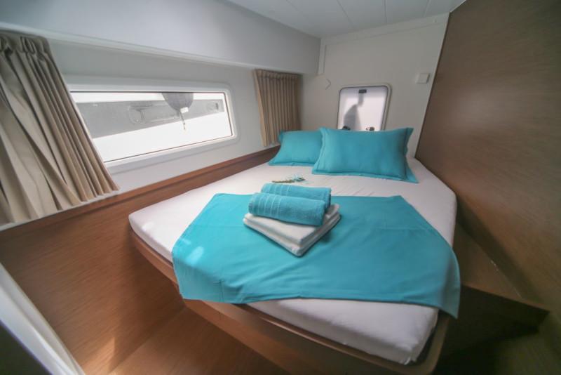 Book yachts online - catamaran - Lagoon 42 - Discovery - rent