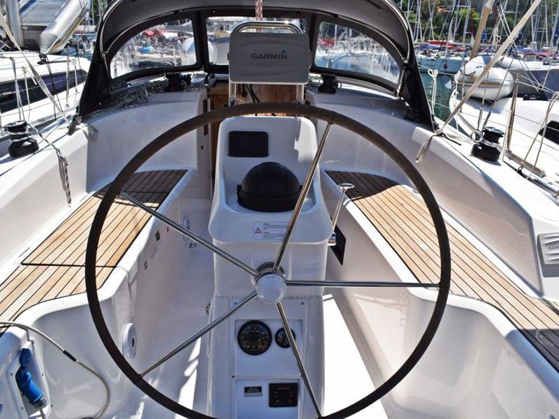 Book yachts online - sailboat - Bavaria Cruiser 34 (4) - Bashung - rent