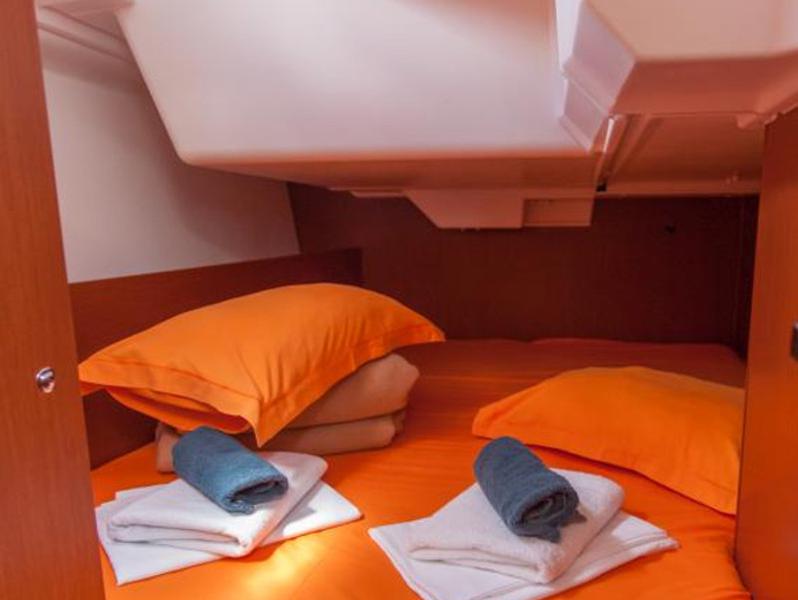 Book yachts online - sailboat - Oceanis 38.1 - Dvorak - rent