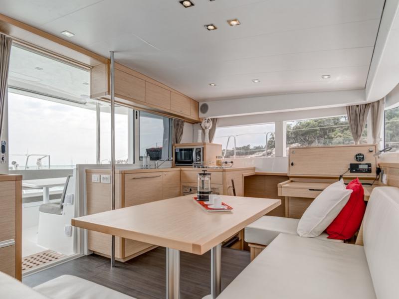 Book yachts online - catamaran - Lagoon 40 - Stanella - rent