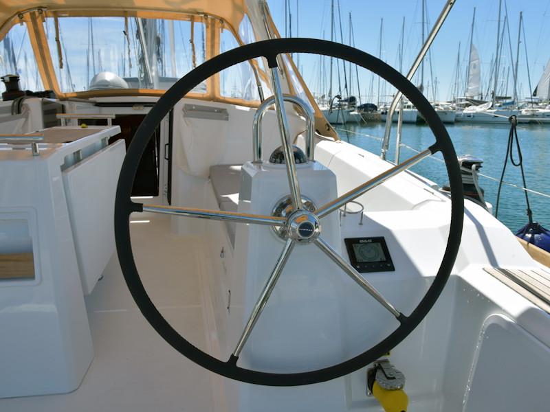 Book yachts online - sailboat - Oceanis 38.1 - Magpie - rent