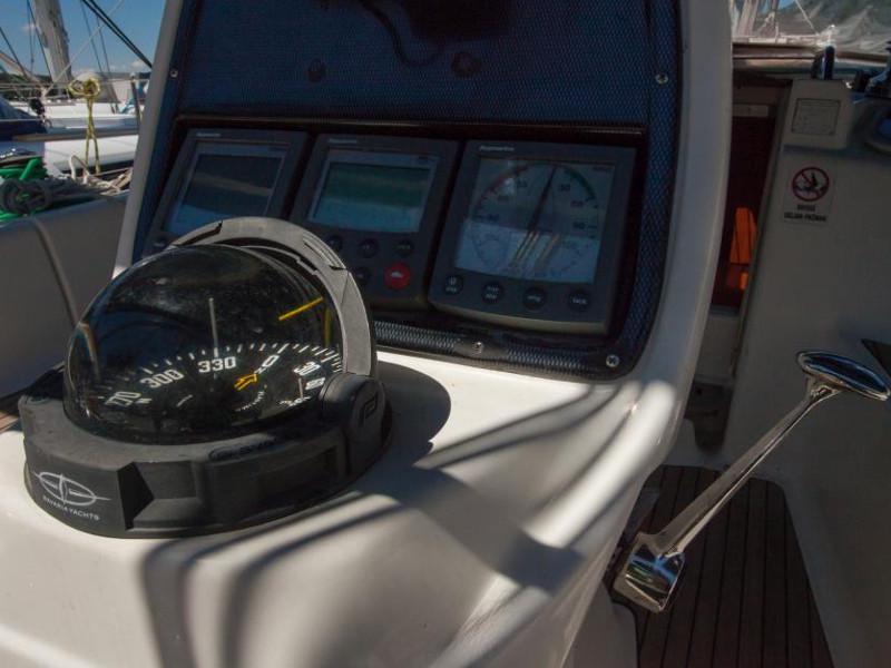 Book yachts online - sailboat - Bavaria 37 Cruiser - Veja - rent