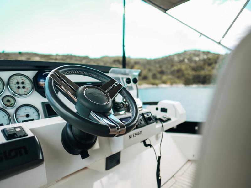 Book yachts online - motorboat - Sealine F 450 - Shuron - rent
