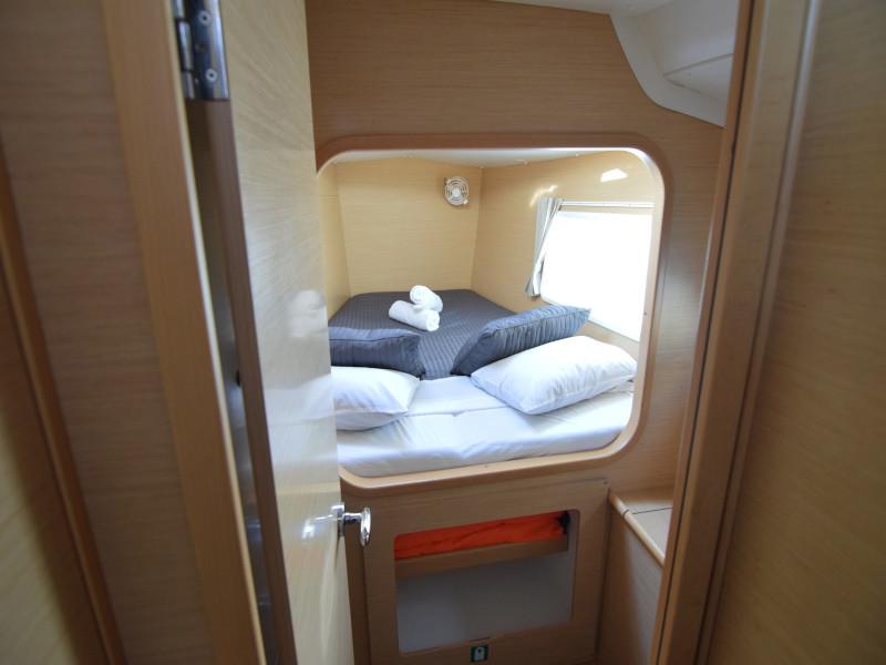 Book yachts online - catamaran - Lagoon 380 - Semele - rent
