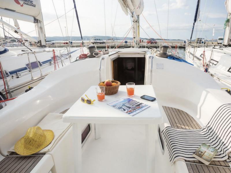 Book yachts online - sailboat - Bavaria 42 Match - Cape Code - rent