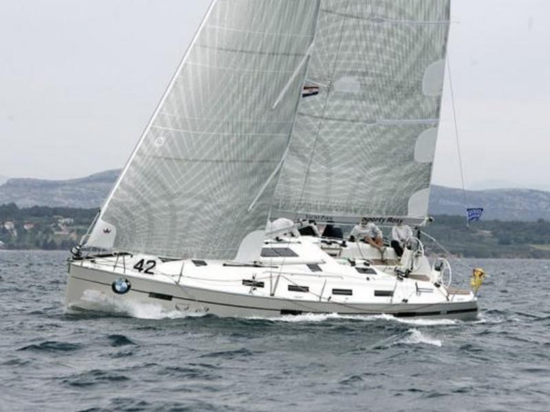 Book yachts online - sailboat - Bavaria 40 Cruiser S - Black Magic - rent