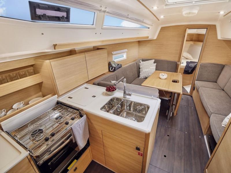 Book yachts online - sailboat - Elan E4 - Rim - rent