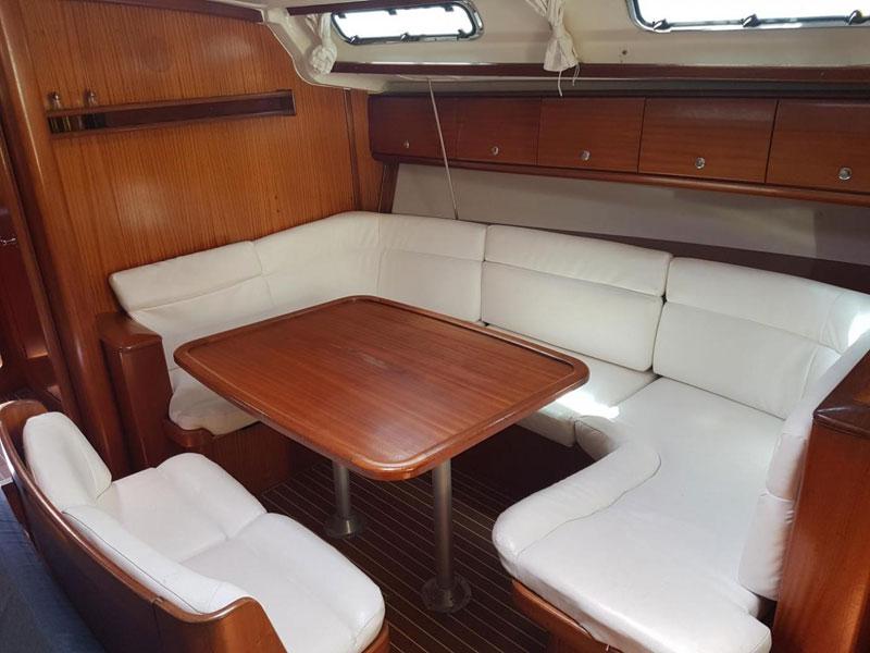 Book yachts online - sailboat - Bavaria 44 - Infinity (Refit 2018) - rent