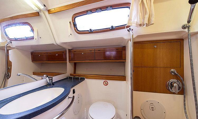 Book yachts online - sailboat - Bavaria 46 Cruiser - Notus - rent