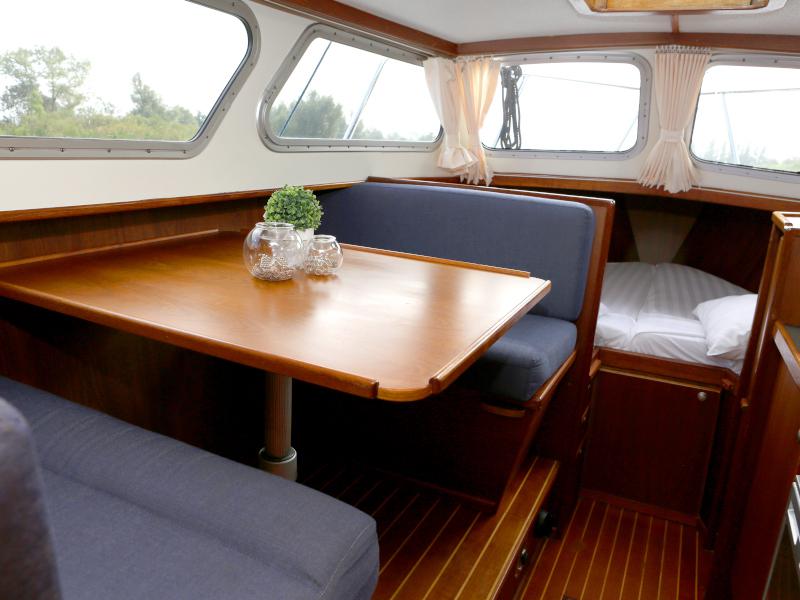 Book yachts online - motorboat - Pedro 800 - Austalis - rent