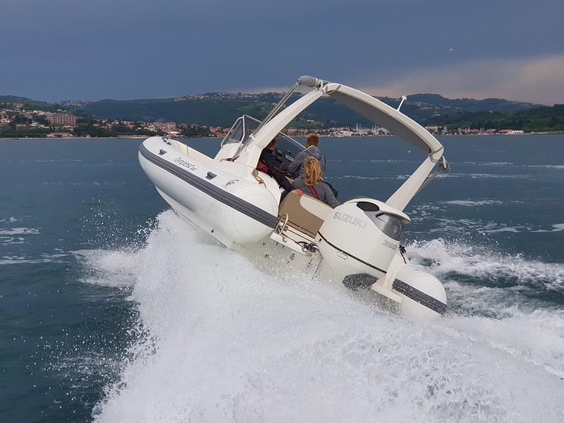 Book yachts online - motorboat - TEMPEST 800 + Suzuki 350 - CAPELLI - rent