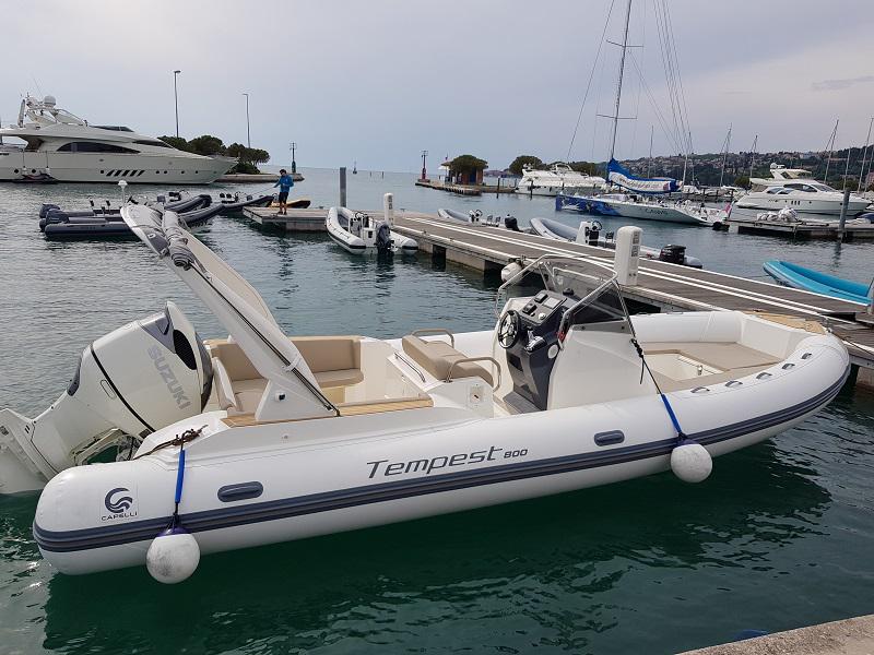 Book yachts online - motorboat - TEMPEST 800 + Suzuki 350 - CAPELLI - rent