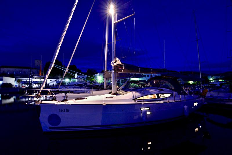 Book yachts online - sailboat - Elan 40 Impression - HULK - rent