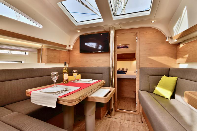 Book yachts online - sailboat - Elan 40 Impression - HULK - rent