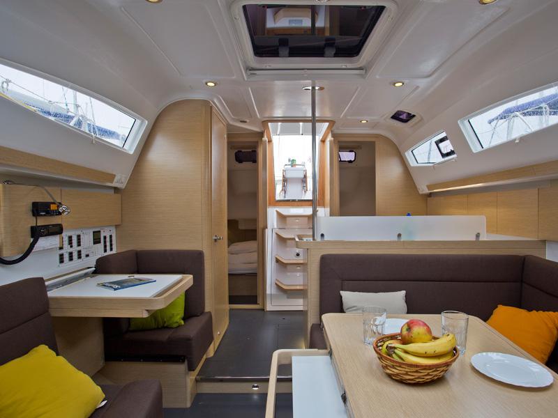Book yachts online - sailboat - Elan 394 Impression - ESCAPE - rent
