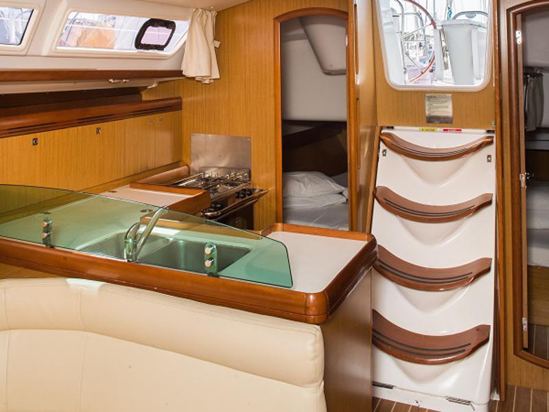 Book yachts online - sailboat - Sun Odyssey 39i - LEDA - rent