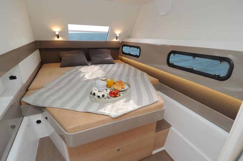 Book yachts online - catamaran - Bali 4.1 - Iris - rent
