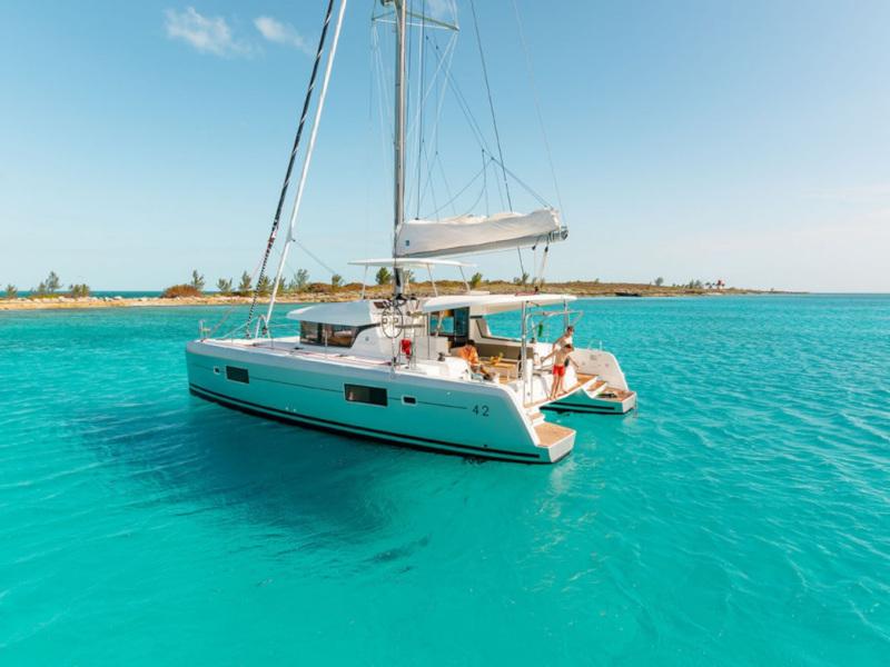 Book yachts online - catamaran - Lagoon 42 - Tethys - A/C &amp; Watermaker &amp; Generator - 4+2 Cabins/4 Heads - rent