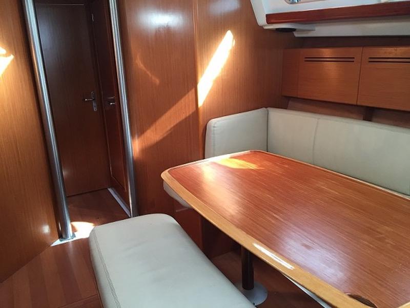 Book yachts online - sailboat - Cyclades 43.4 - Galata - rent