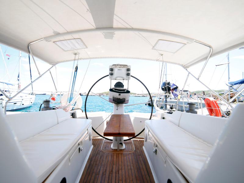 Book yachts online - sailboat - Hanse 400 - Freddo - rent