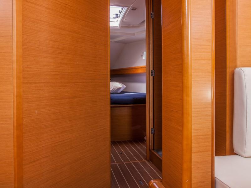Book yachts online - sailboat - Sun Odyssey 439 - Gipsy Queen - rent