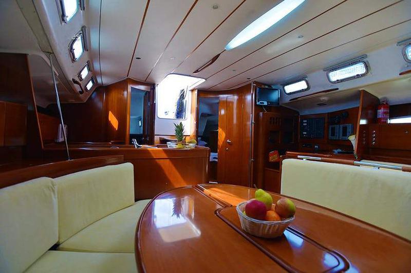 Book yachts online - sailboat - First 47.7 - MH 31 - rent
