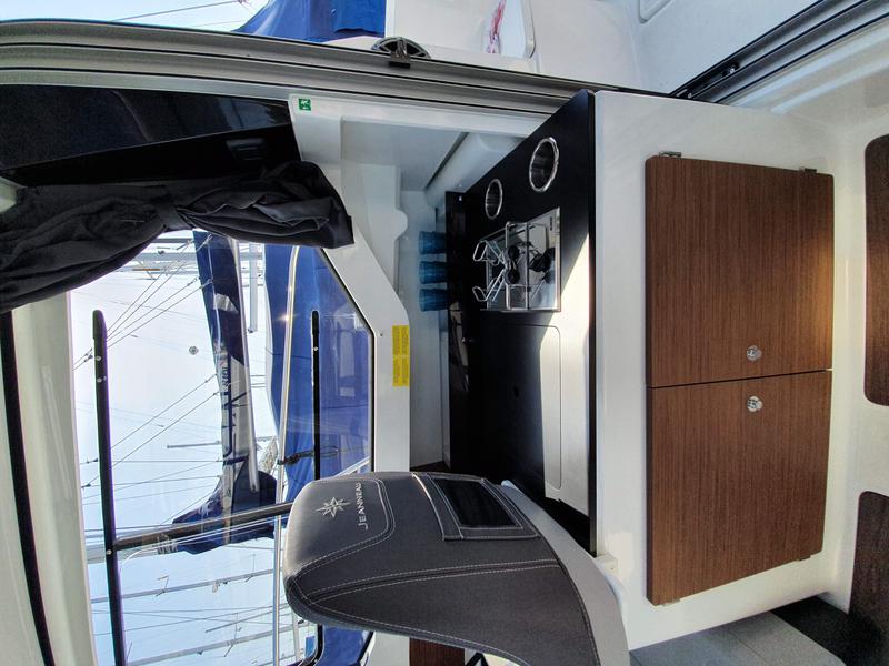 Book yachts online - motorboat - Merry Fisher 795 - Nemo - rent