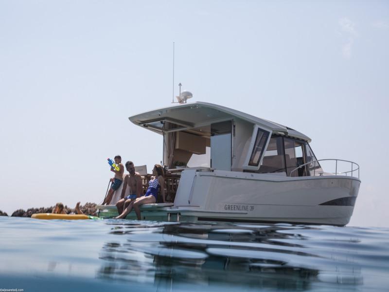 Book yachts online - motorboat - Greenline 39 - MAR - rent
