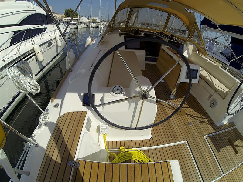 Book yachts online - sailboat - Dufour 382 GL - Gapigno II - BT - rent