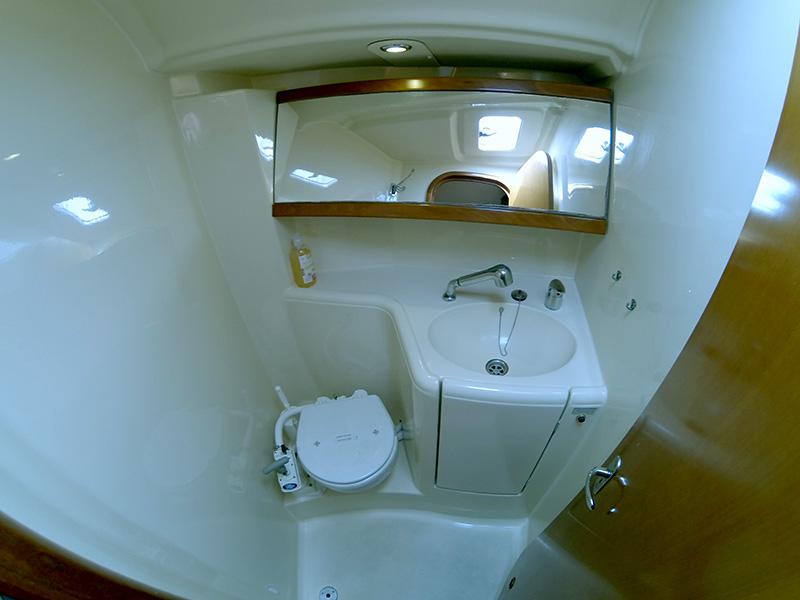 Book yachts online - sailboat - Dufour 385 GL - Frodo - rent