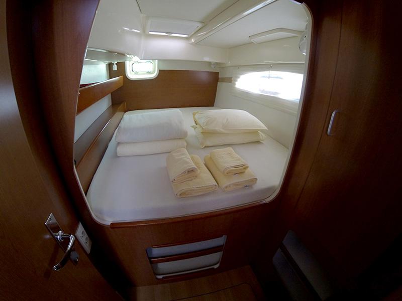 Book yachts online - catamaran - Leopard 38 - Adamus (Solar panel) - rent