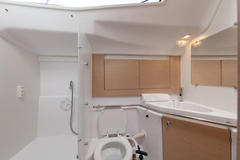 Book yachts online - sailboat - Elan 45 Impression - NUGAL - rent