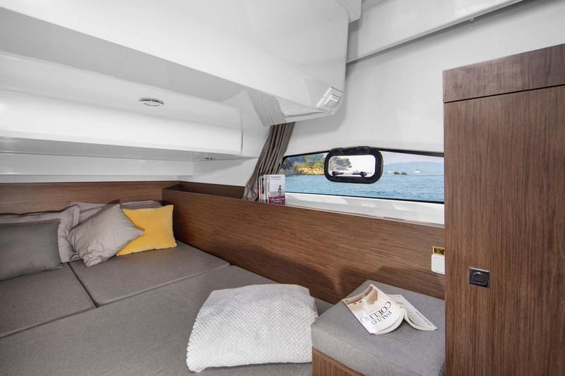 Book yachts online - motorboat - Jeanneau Merry Fisher 1095 - Blue Star - rent