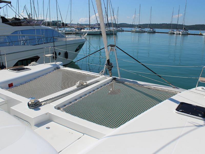 Book yachts online - catamaran - Lagoon 450 Fly - MATIJA (AC in Salon and cabin + generator) - rent