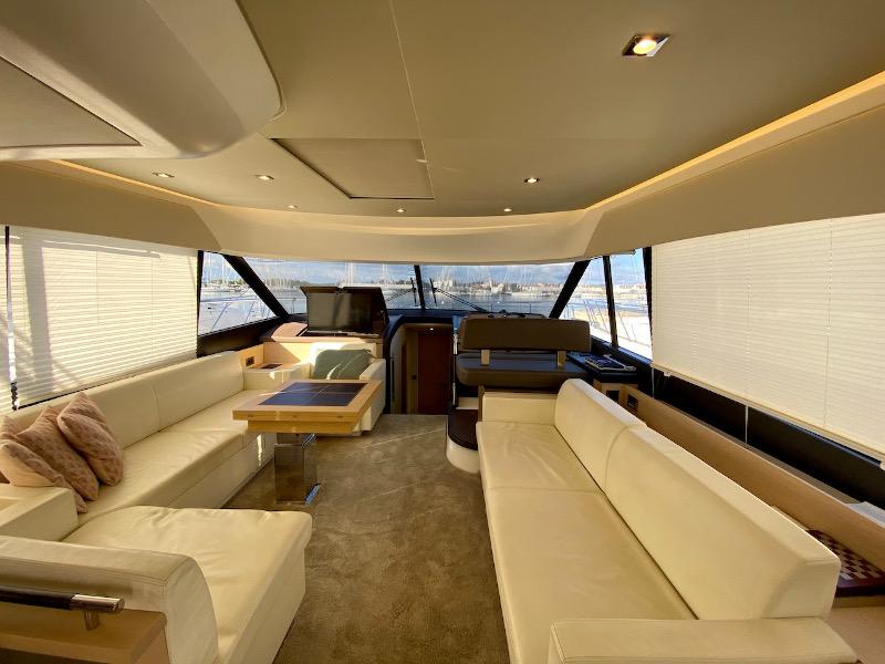 Book yachts online - motorboat - Prestige 550 Fly - Floria - rent