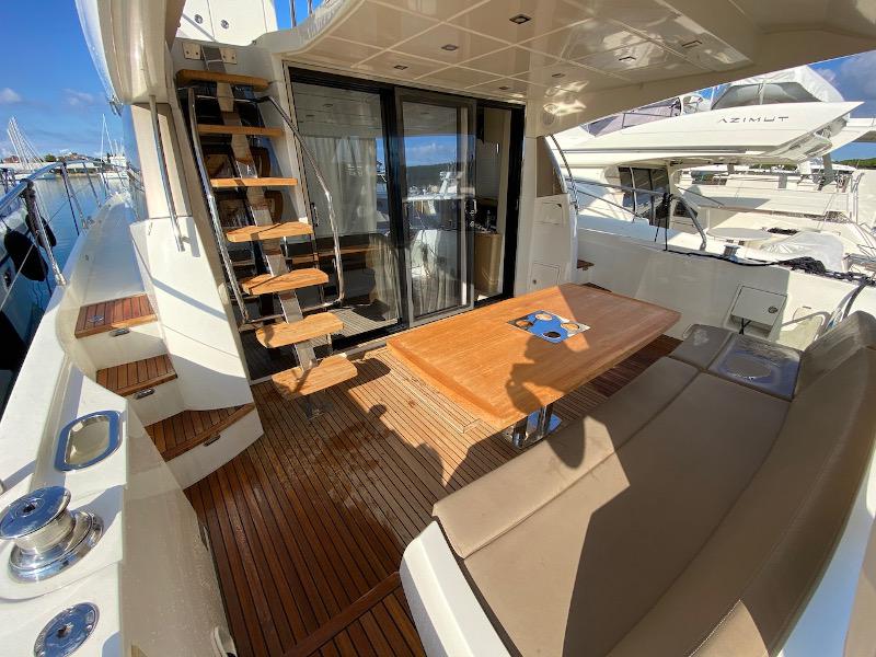 Book yachts online - motorboat - Prestige 550 Fly - Floria - rent