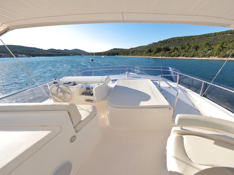 Book yachts online - motorboat - Ferretti 681 - DOMINIQUE - rent