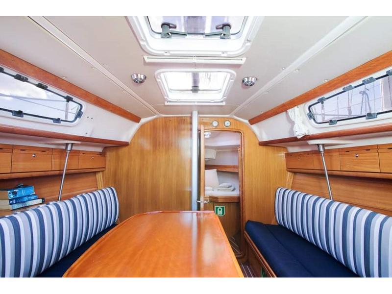 Book yachts online - sailboat - Bavaria 31 Cruiser - Tango - rent