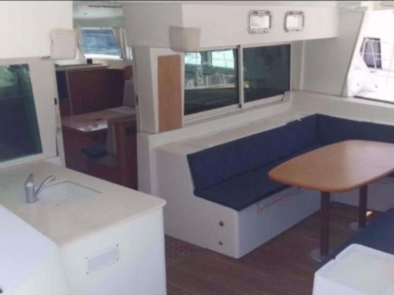 Book yachts online - catamaran - Lagoon 500 Flybridge - Friendship  - rent