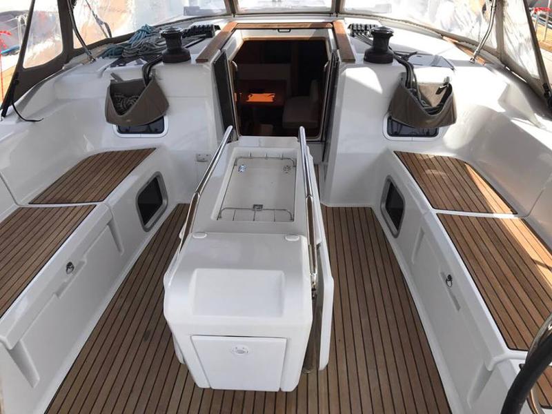 Book yachts online - sailboat - Sun Odyssey 519 -  6 cabs - MARINA - rent