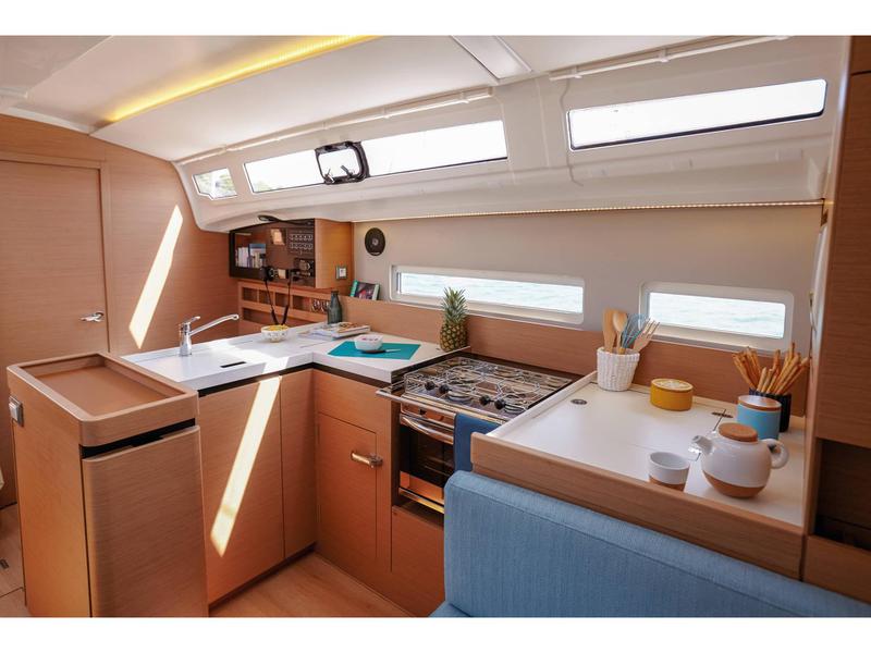 Book yachts online - sailboat - Sun Odyssey 410 - HIGH TIME - rent