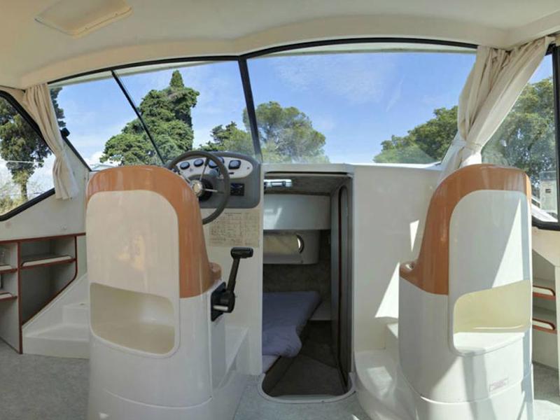 Book yachts online - motorboat - Confort 900 DP - JARNAC FR - rent