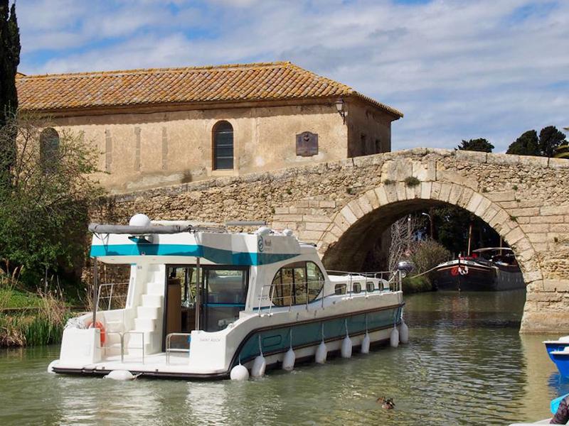 Book yachts online - motorboat - Octo Fly C - SAINT EFFLAM FR - rent